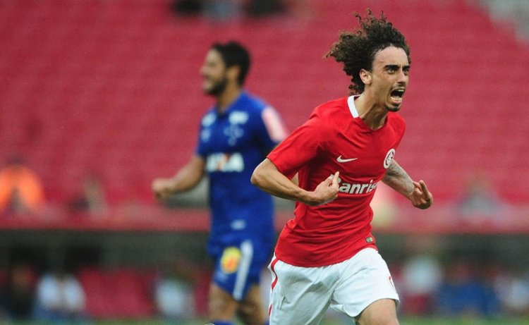 Botafogo tem interesse no ex-são-paulino Valdívia