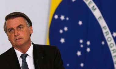 Bolsonaro tem boa aceitação de dieta líquida, diz boletim médico