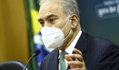 Ministro anuncia distribuição de 28,2 milhões testes para covid-19