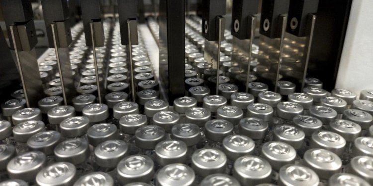 Descongelamento de IFA para vacina 100% nacional começa nesta sexta