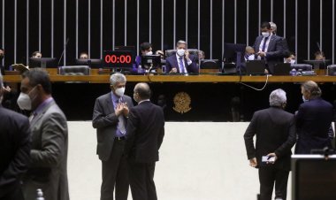 Presidente da Câmara defende congelar ICMS em preço de combustível