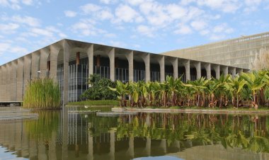 Itamaraty rebate declarações de porta-voz da Casa Branca