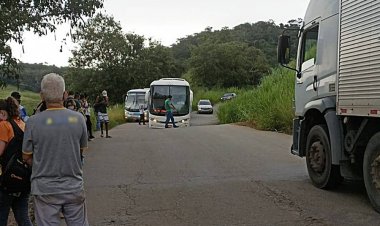 Aumenta o afundamento no trecho da MG-447 próximo a Cataguases