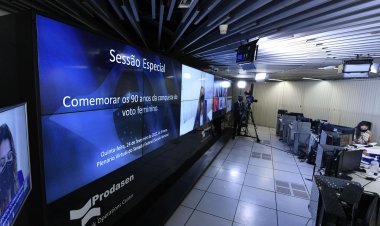 Senadoras comemoram 90 anos do voto feminino no Brasil