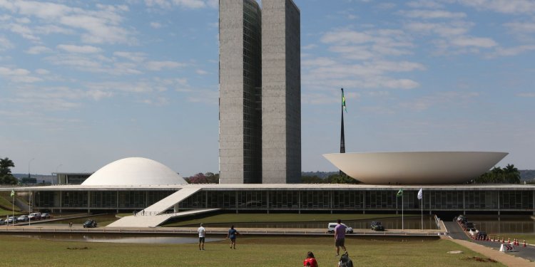 Congresso volta na quarta-feira com pautas importantes