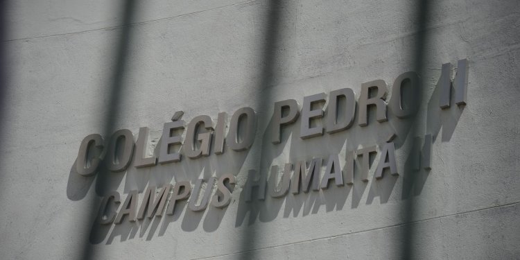 Pais de alunos do Colégio Pedro II pedem ensino presencial