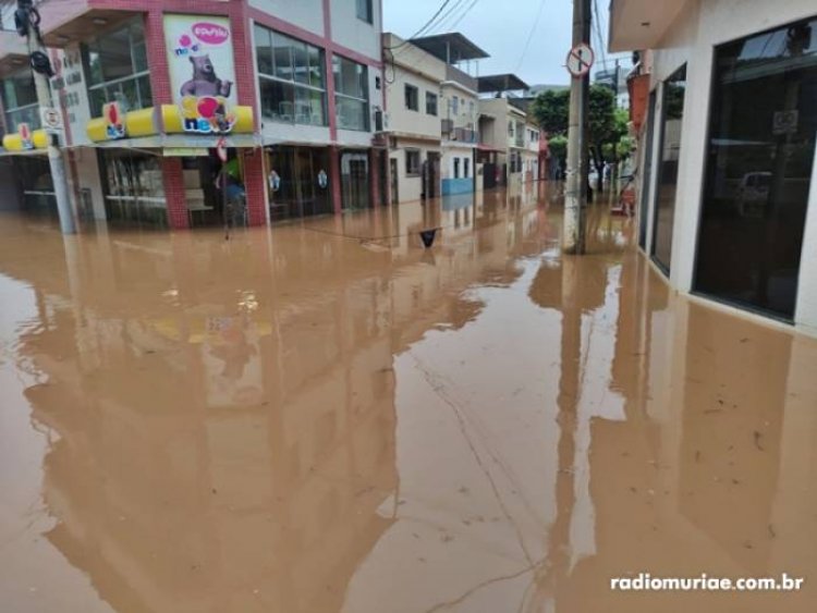 Forte temporal castiga Muriaé na noite desta terça-feira
