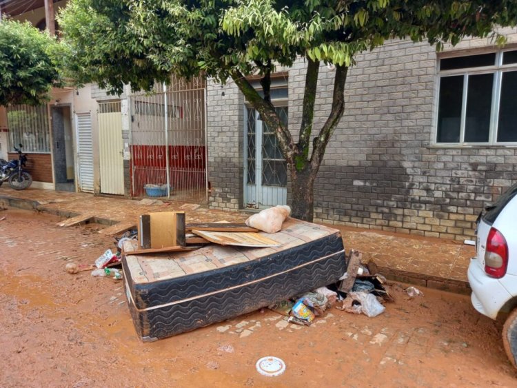 Defesa Civil de Leopoldina faz apelo por doações para atingidos pela chuva em Ribeiro Junqueira