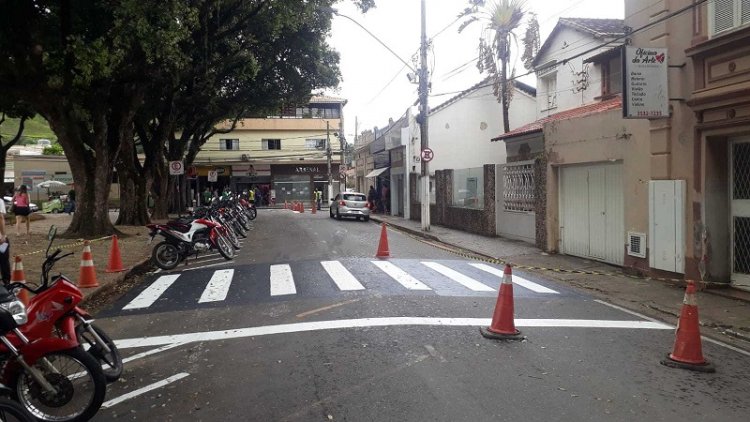 Vias de Ubá recebem serviço de revitalização da sinalização horizontal