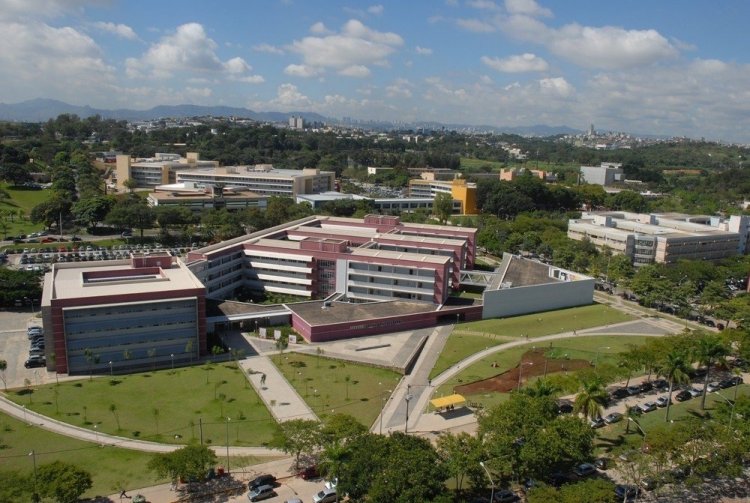 UFMG anuncia retorno das aulas presenciais para 26 de março