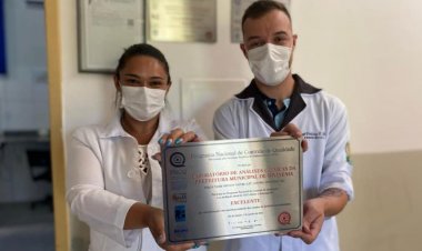 Laboratório Municipal de Divinésia alcança desempenho excelente no Programa Nacional de Controle de Qualidade