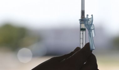 Covid-19: Rio aplica 4ª dose de vacina em idosos acima de 80 anos