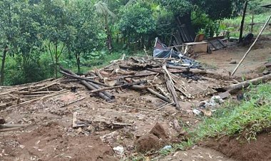 Casa interditada desaba e deixa idoso gravemente ferido em Cataguases