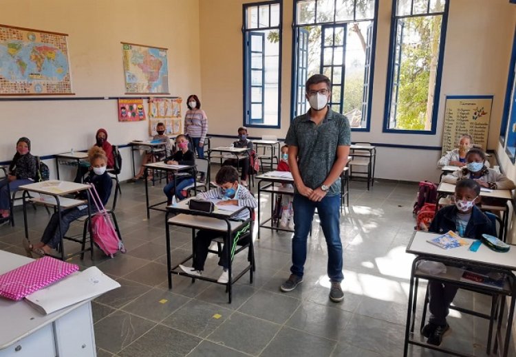 Diretor de escola estadual mineira ganha prêmio nacional Educador Nota 10