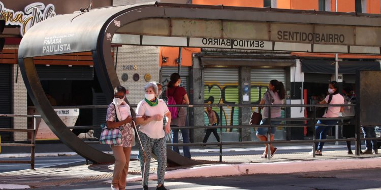 Covid-19: Brasil registra 20.456 novos casos e 198 mortes