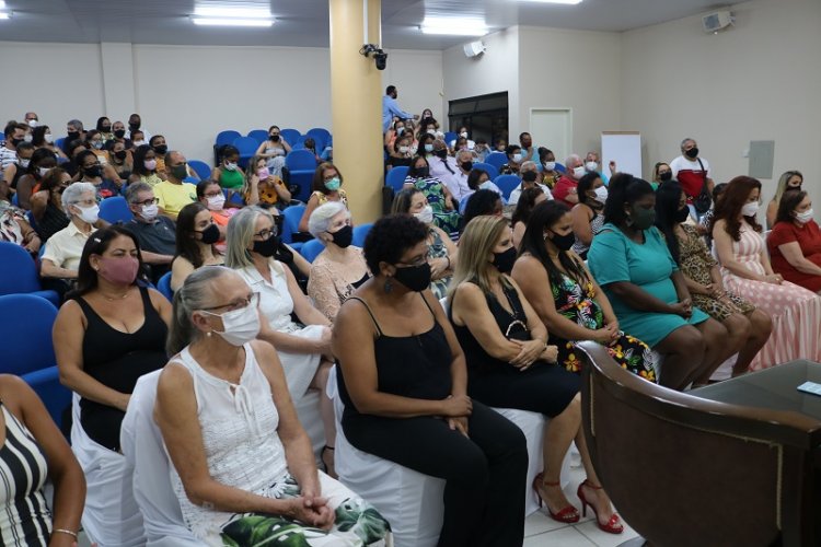 Cerimônia de entrega do título de Mérito Mulher Cidadã Irmã Marisa Costa