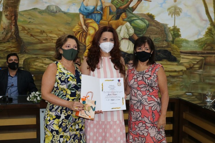 Cerimônia de entrega do título de Mérito Mulher Cidadã Irmã Marisa Costa