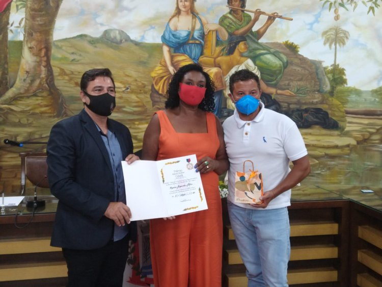 Cerimônia de entrega do título de Mérito Mulher Cidadã Irmã Marisa Costa