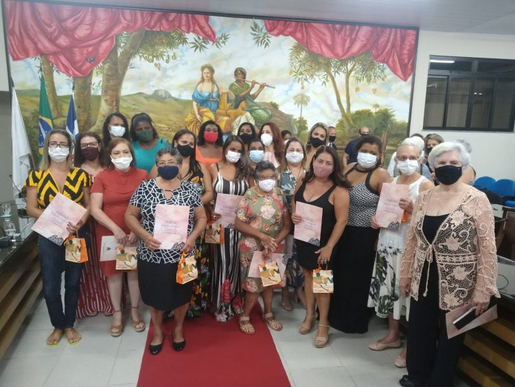 Cerimônia de entrega do título de Mérito Mulher Cidadã Irmã Marisa Costa