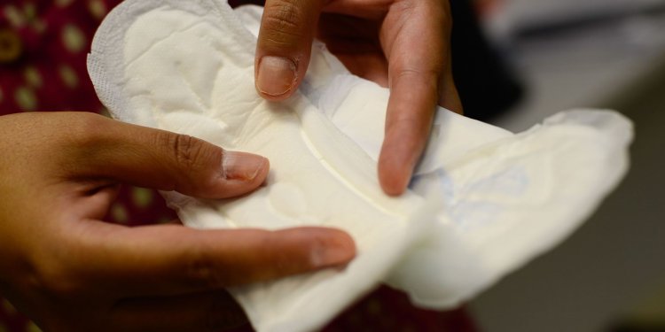 Congresso derruba veto à distribuição de absorventes para estudantes