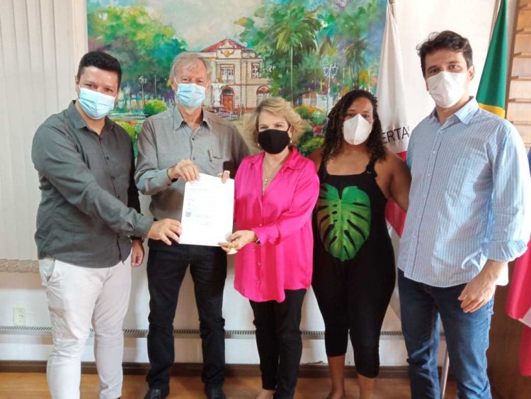 Prefeitura de Ubá e UEMG assinam Termo de Cessão de Imóvel