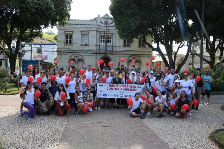 Caminhada em Ubá reforça a luta no combate à violência contra a mulher