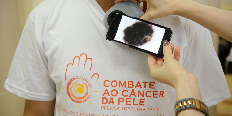 Guia procura esclarecer relação entre covid-19 e lesões de pele