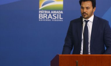 Governo vai instalar 12 mil pontos de internet em escolas públicas