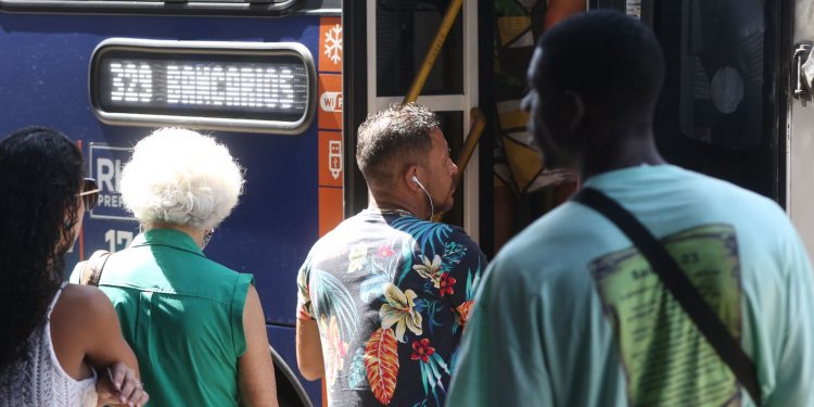 Covid-19: estado do Rio segue em bandeira verde, com baixo risco