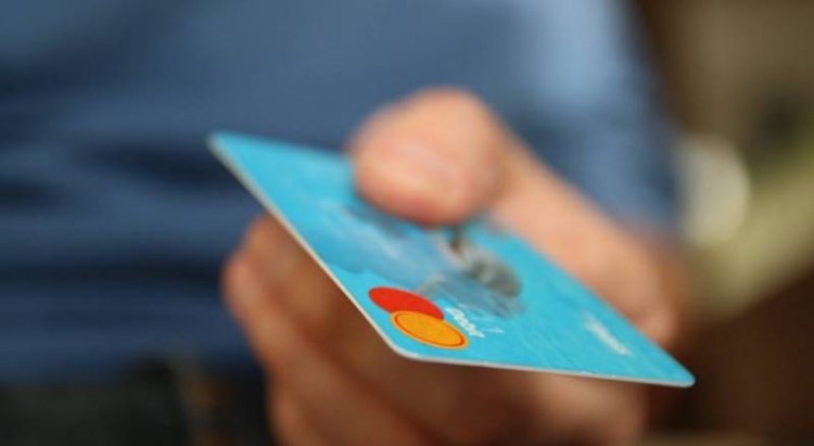 Justiça condena rede varejista e Banco a indenizarem cliente de Leopoldina por cobrança indevida