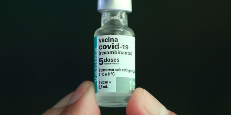 Covid-19: Brasil registra 662,6 mil mortes e 30,3 milhões de casos