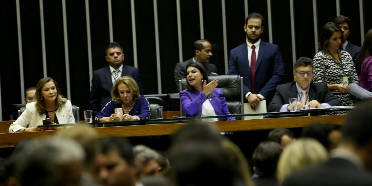 Evento do Projeto Conecta discute participação feminina na política