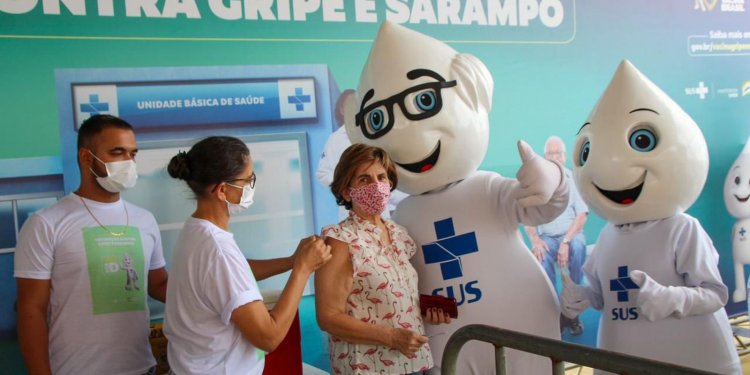 Ministro da Saúde abre Dia D de vacinação em João Pessoa