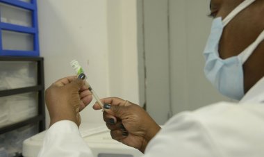 Covid-19: Rio aplica nova dose de reforço em quem tem 65 anos ou mais