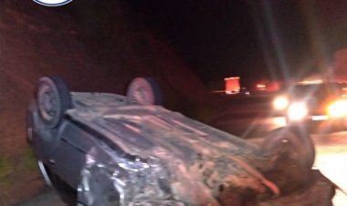 Motorista embriagado causa acidente com colisão lateral