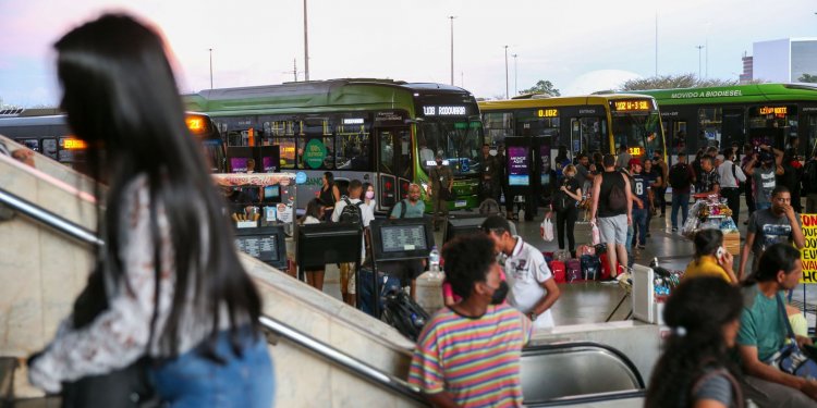Covid-19: Brasil acumula 30,5 milhões de casos e 663,7 mil óbitos