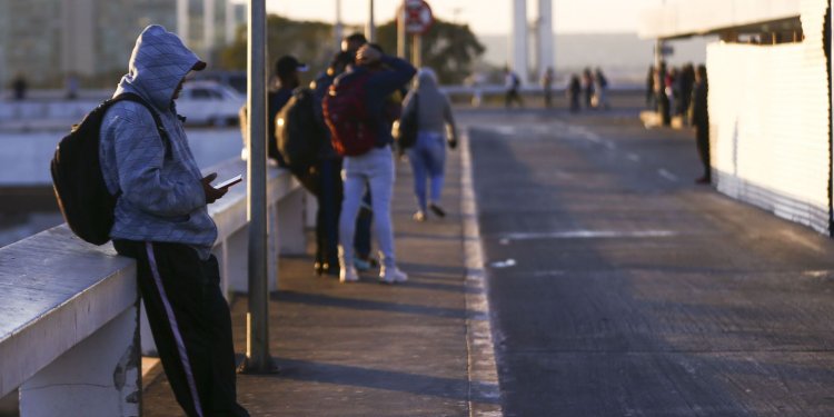 Covid-19: chega ao fim estado de emergência em saúde pública no Brasil