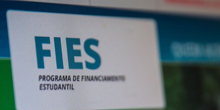 Lei que permite renegociação de dívidas do Fies é sancionada
