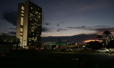 Senado aprova PEC com pacote de auxílios a carentes e a caminhoneiros