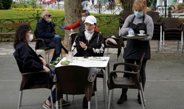 Covid-19: Brasil registra 56 mortes e 21,9 mil novos casos