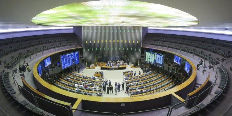 Congresso mantém veto em lei da privatização da Eletrobras