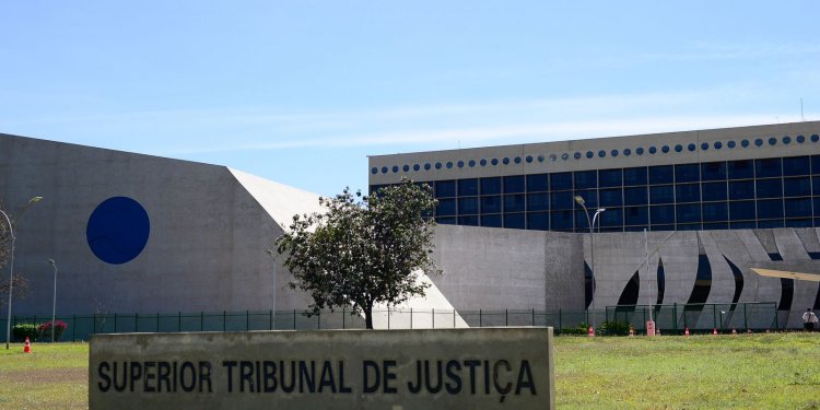 STJ restabelece direitos políticos de ex-governador do DF