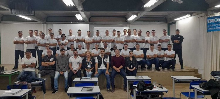 Candidatos à GCM de Ubá participam de aula com Equipe de Fiscalização