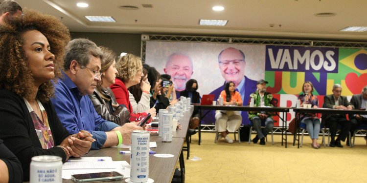 PT oficializa chapa Lula-Alckmin para disputar a Presidência