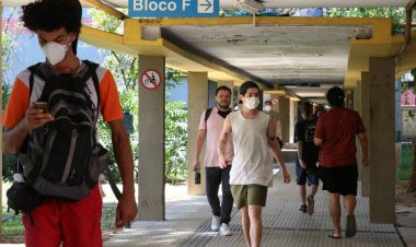 USP deixa de exigir uso de máscara em ambientes fechados