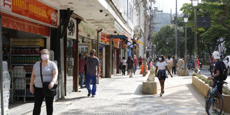 Covid-19: Brasil registra 295 óbitos e 34,4 mil casos em 24 horas