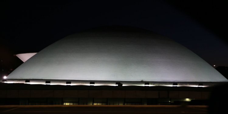 Senado aprova jornada flexível para pais de crianças pequenas