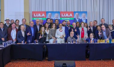 Lula recebe apoio de personalidades da sociedade civil