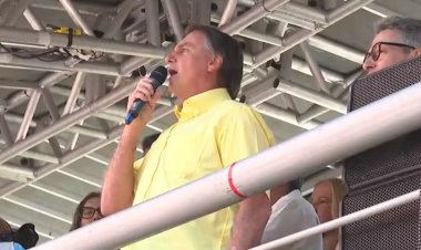 Bolsonaro faz campanha em eventos religiosos em Minas e São Paulo