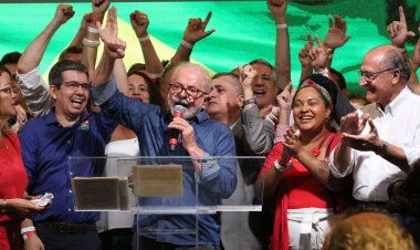 Partidos parabenizam vitória de Lula e citam democracia